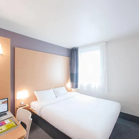 Hotel Aubenas 2*