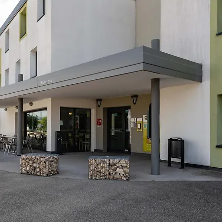 Aubenas Hotel